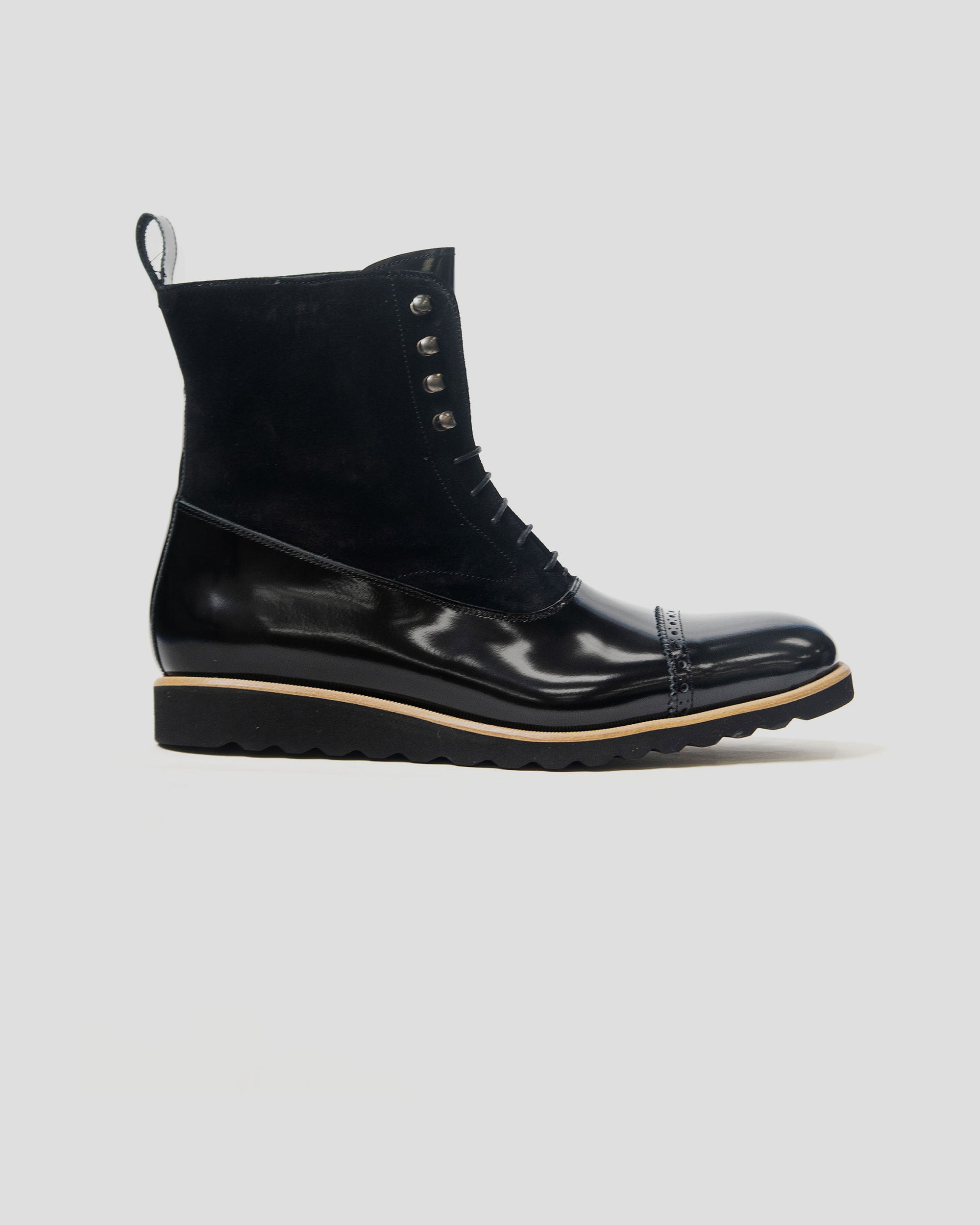 Logan cap hot sale toe boot